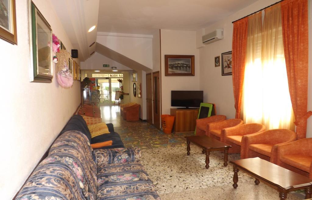 בלריה-איגאה מרינה Hotel La Vela מראה חיצוני תמונה