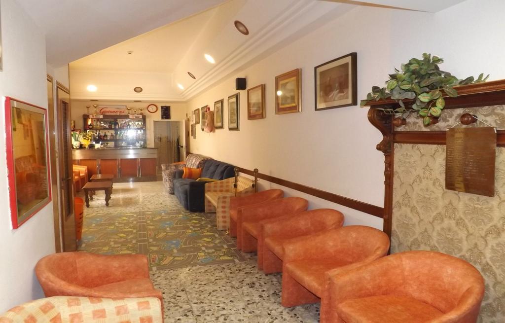 בלריה-איגאה מרינה Hotel La Vela מראה חיצוני תמונה