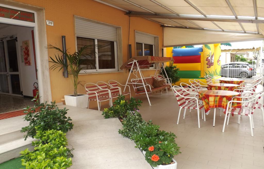 בלריה-איגאה מרינה Hotel La Vela מראה חיצוני תמונה